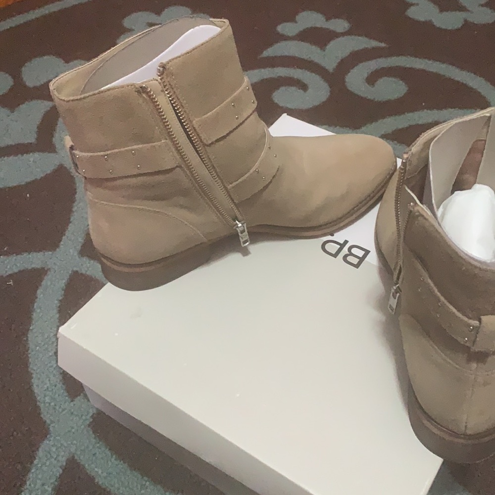Booties - Picture 4 of 8